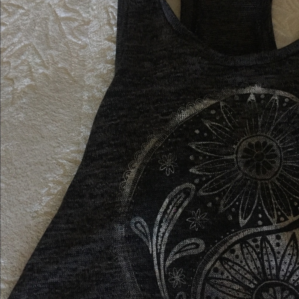 Black and white ying yang logo crop top / tank top